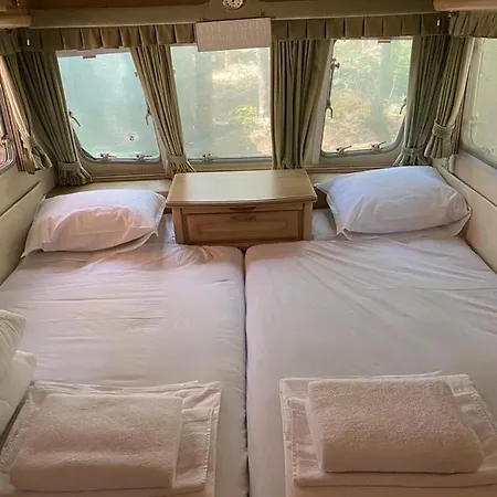 Kemping Delightful Beach & Forest Caravan *